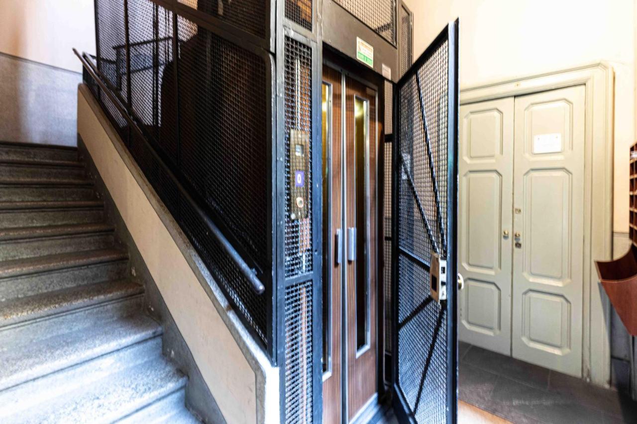 Quadrilatero Della Moda- Luxury Loft In The Heart Of The Fashion District Milan Luaran gambar