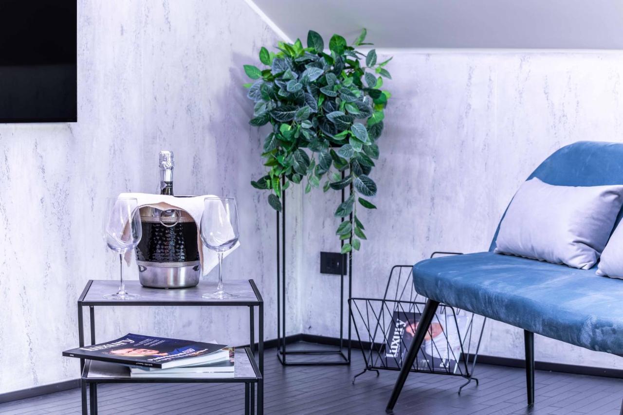 Quadrilatero Della Moda- Luxury Loft In The Heart Of The Fashion District Milan Luaran gambar